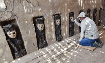 Phát hiện loạt tượng thần 800 năm còn nguyên vẹn ở Peru