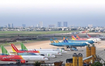 Yêu cầu nghiêm ngặt đối với khách đi máy bay đến và lưu trú tại Hà Nội