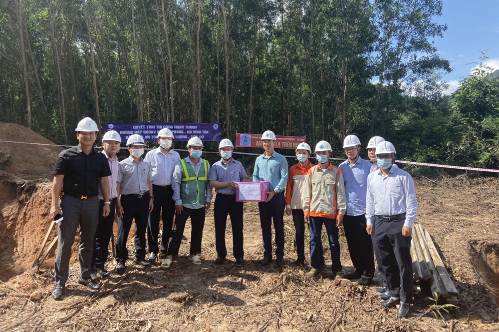 Tập trung nguồn lực đẩy nhanh tiến độ thi công đường dây 500kV Vân Phong – Vĩnh Tân