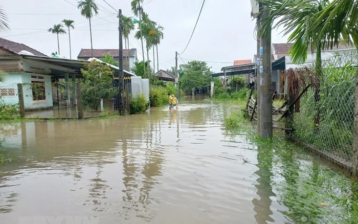 Chủ động ứng phó với áp thấp nhiệt đới, mưa lũ tại miền Trung