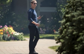 Mark Zuckerberg cấm nhân sự cấp cao ở Facebook dùng iPhone