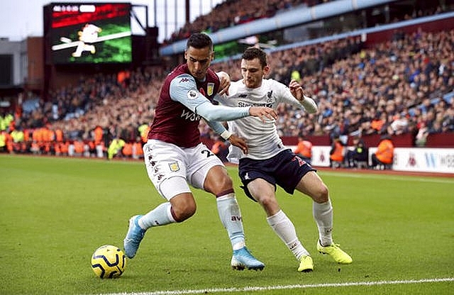 aston villa 1 2 liverpool cu loi nguoc dong bat ngo