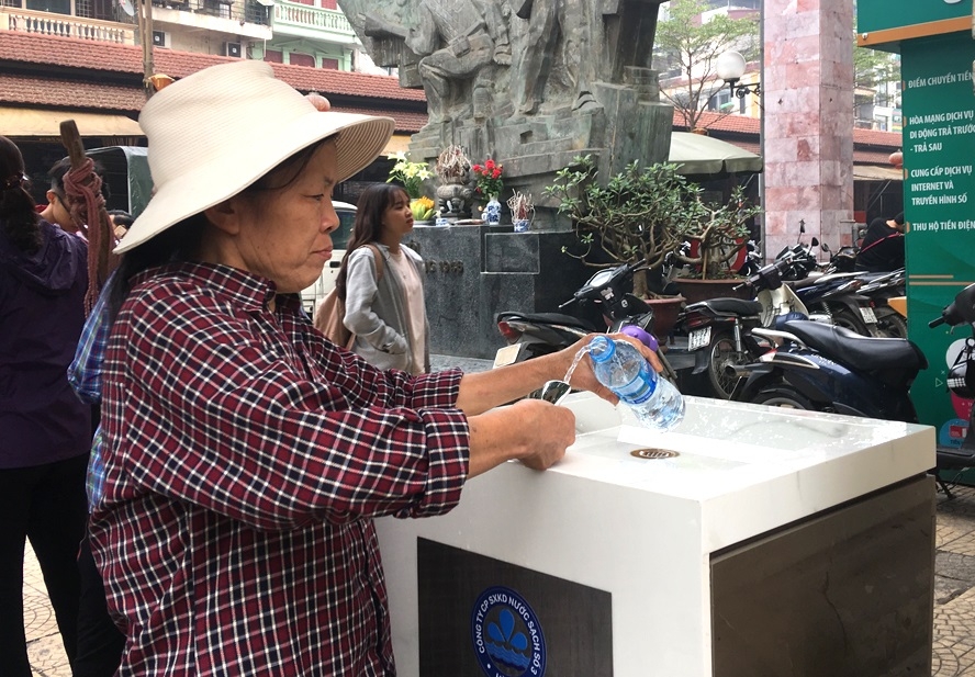 Thí điểm cây ATM cung cấp nước uống trực tiếp cho cụm dân cư, trường học
