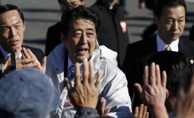 Bầu cử hạ viện Nhật Bản: Thủ tướng Abe không còn đường lùi?