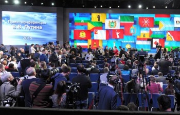 Tổng thống Putin bắt đầu 'cuộc đấu trí' với 1400 nhà báo