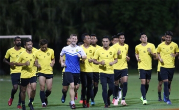 Tránh “tai mắt”, Malaysia di chuyển 50km tập kín chờ đấu đội tuyển Việt Nam