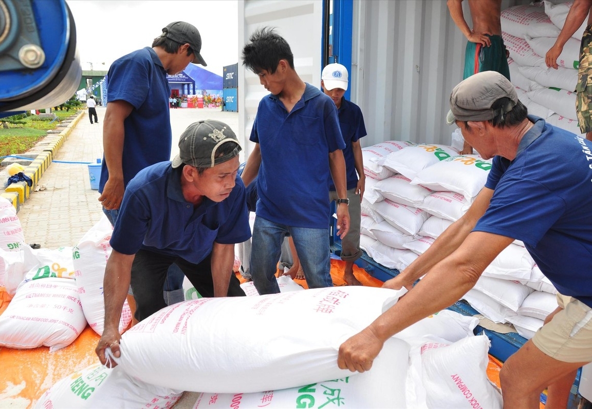 Xuất cấp hơn 3.500 tấn gạo hỗ trợ tỉnh Quảng Bình, Quảng Ngãi