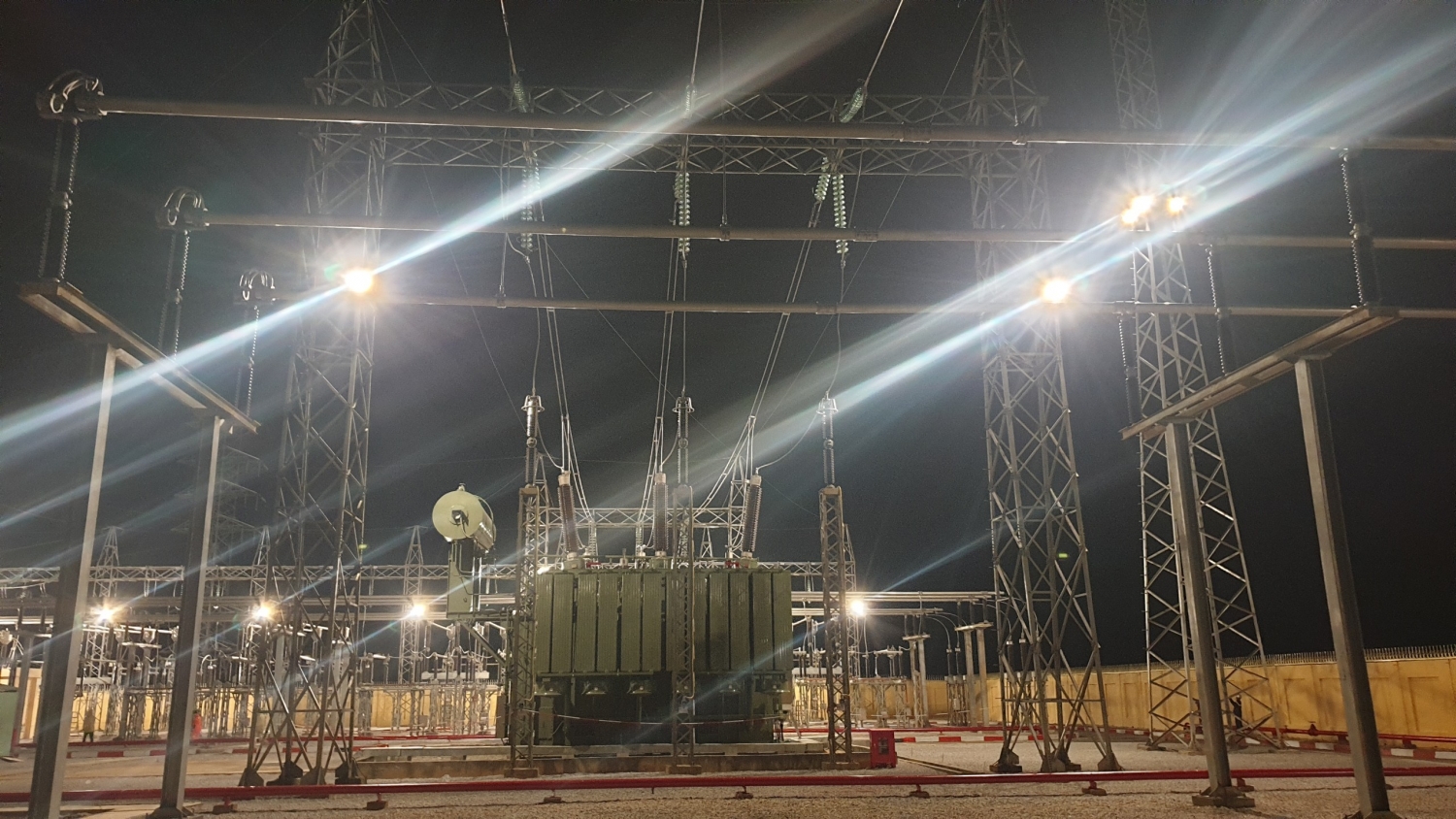 Hoàn thành đóng điện máy biến áp AT1 dự án TBA 220kV Lạng Sơn