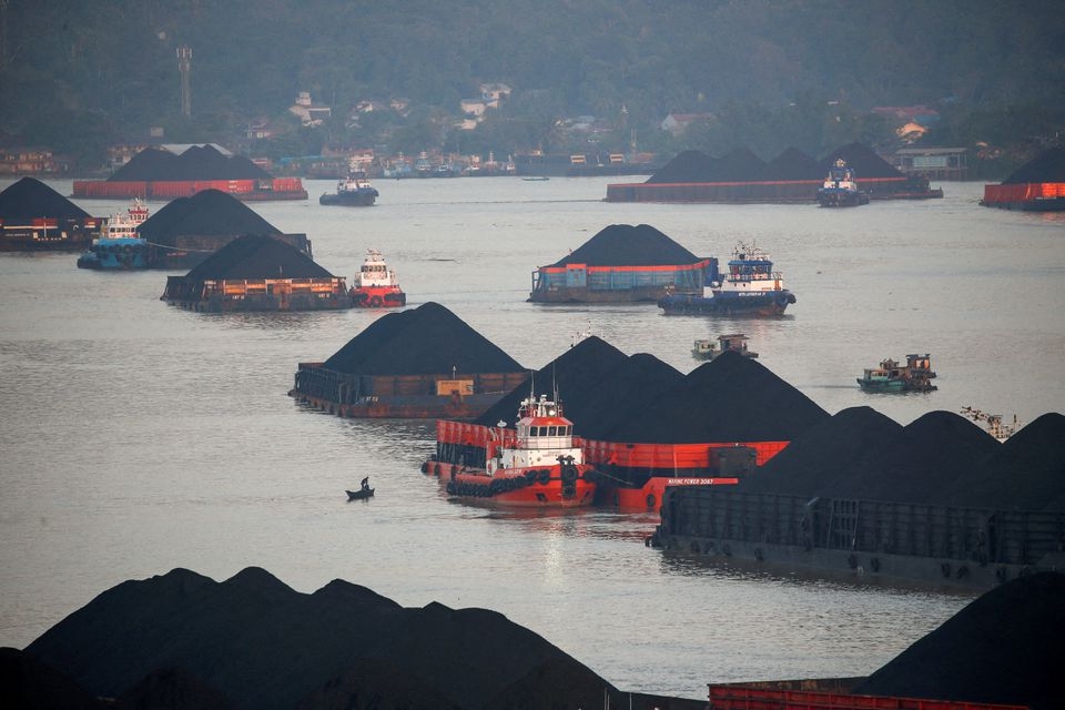 Indonesia chờ đảm bảo nguồn cung than đá trước khi chấm dứt lệnh cấm xuất khẩu