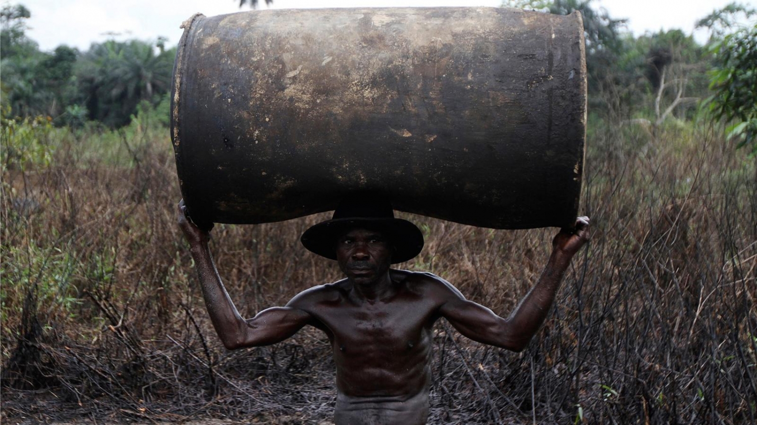 Nigeria bị hao hụt 4 tỷ USD mỗi năm do nạn trộm cắp dầu