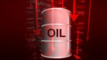 Tại sao giá dầu lại giảm xuống dưới 100 USD/thùng?