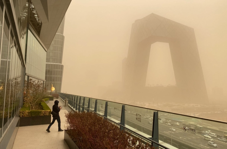 Bắc Kinh tiếp tục hứng chịu bão cát
