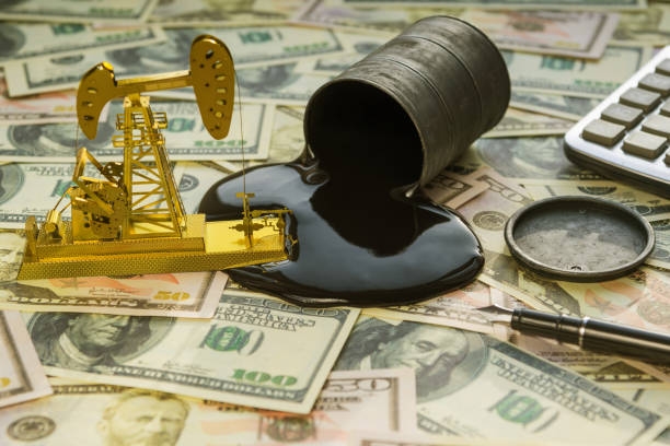 Giá dầu tăng hơn 3% khi lo lắng về nguồn cung thắt chặt