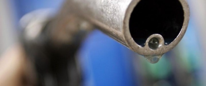 Nguyên nhân nào khiến giá xăng dầu đạt mức kỷ lục trong 7 năm qua?