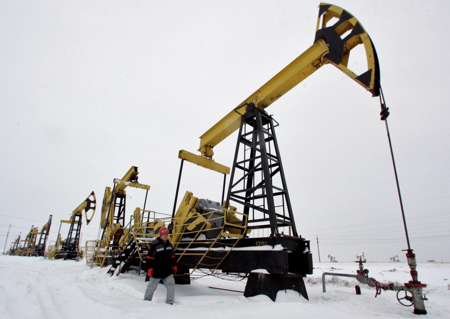Sản lượng dầu của Nga đang sụt giảm mạnh