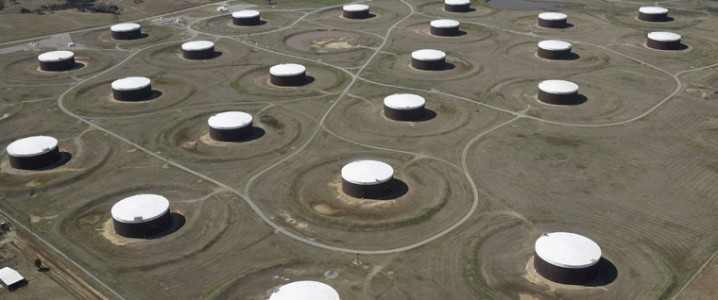 Hoa Kỳ: Tồn kho dầu thô tiếp tục giảm nhanh