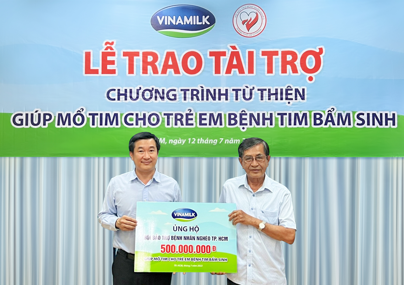 Vinamilk tiếp tục hỗ trợ phẫu thuật tim và mắt cho trẻ em khó khăn