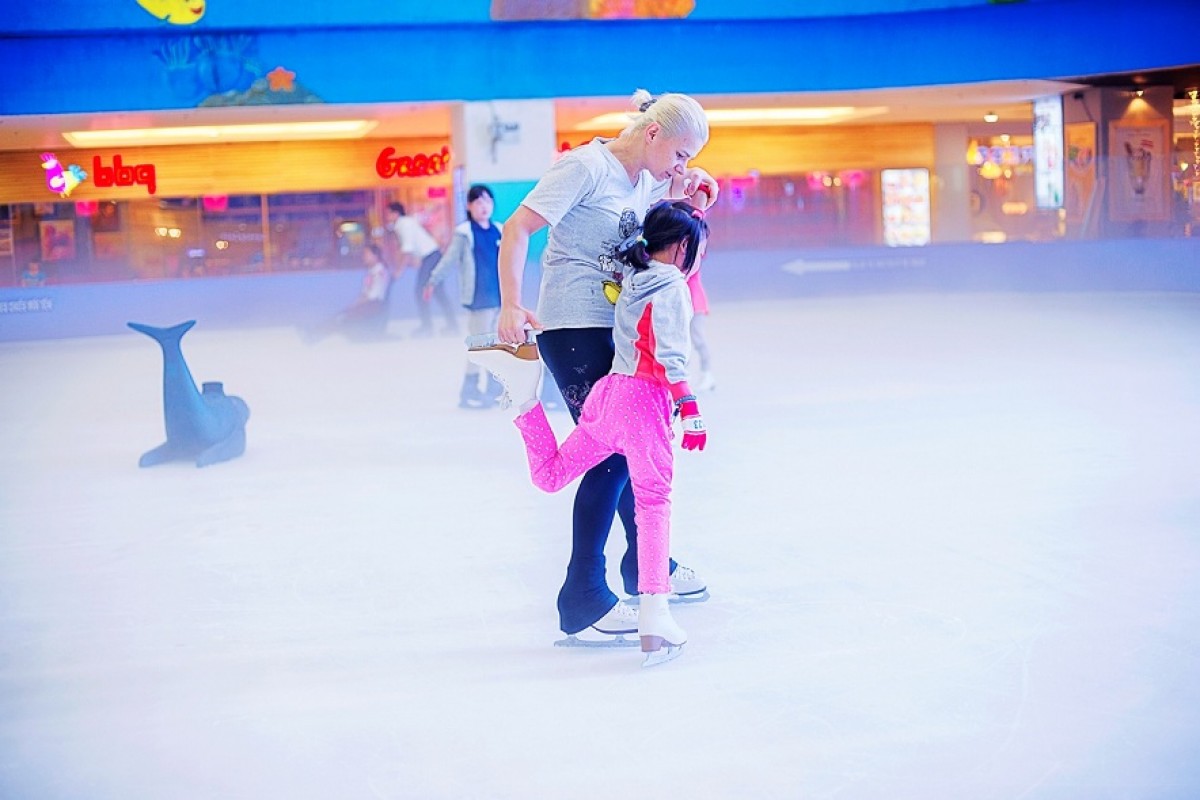 Trao học bổng tìm kiếm tài năng sân băng Vinpearlland Ice Rink 2015