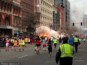 Video: Bom phát nổ tại cuộc đua marathon Boston