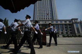 Chùm ảnh: An ninh được thắt chặt trước giờ xét xử Bạc Hy Lai