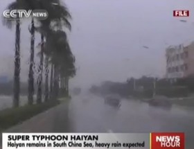 Video: Bão Haiyan tiến vào đảo Hải Nam, Trung Quốc