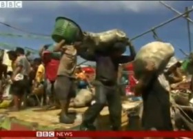 Philippines oằn mình sau bão Haiyan