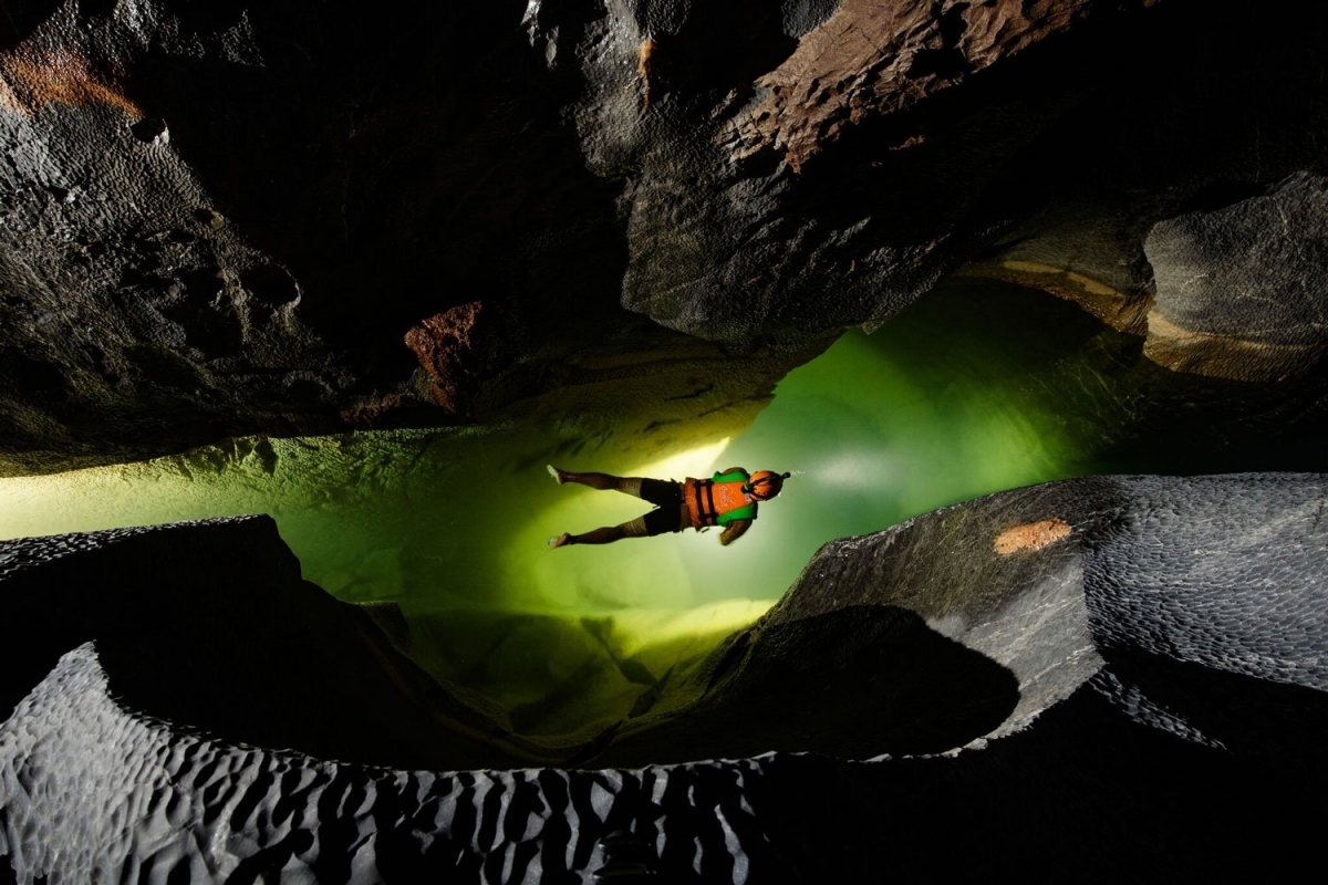 Khám phá vẻ đẹp ngoạn mục của hang Sơn Đoòng - Hang động lớn nhất thế giới