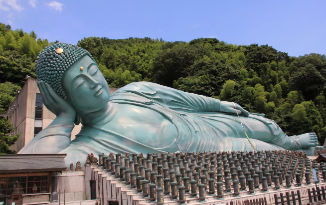 Khám phá ngôi chùa có bức tượng Phật bằng đồng lớn nhất thế giới