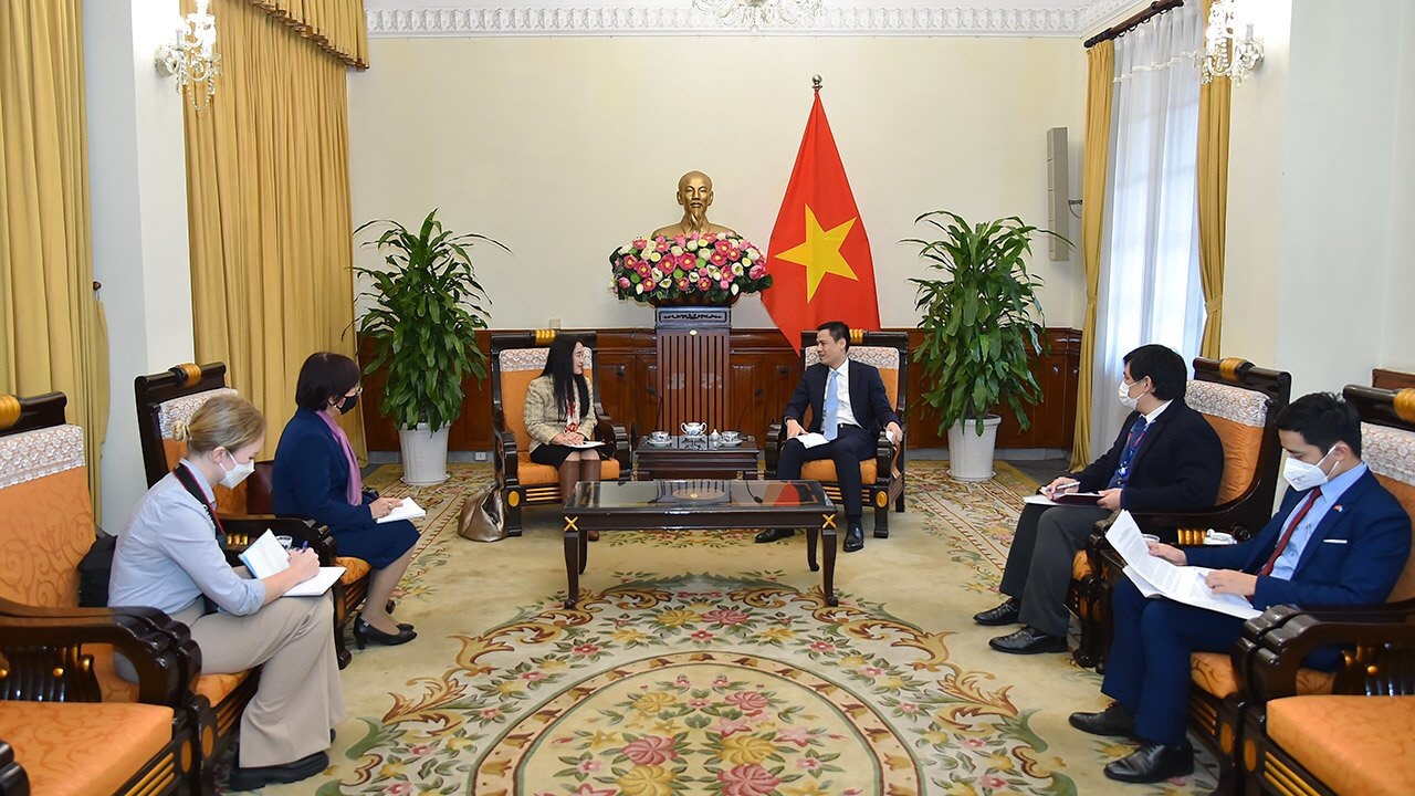 Thứ trưởng Ngoại giao Đặng Hoàng Giang hội đàm với các Trưởng đại diện UNDP và UNFPA tại Việt Nam