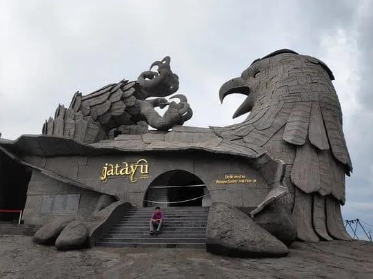 Tham quan tác phẩm điêu khắc chim thần lớn nhất thế giới