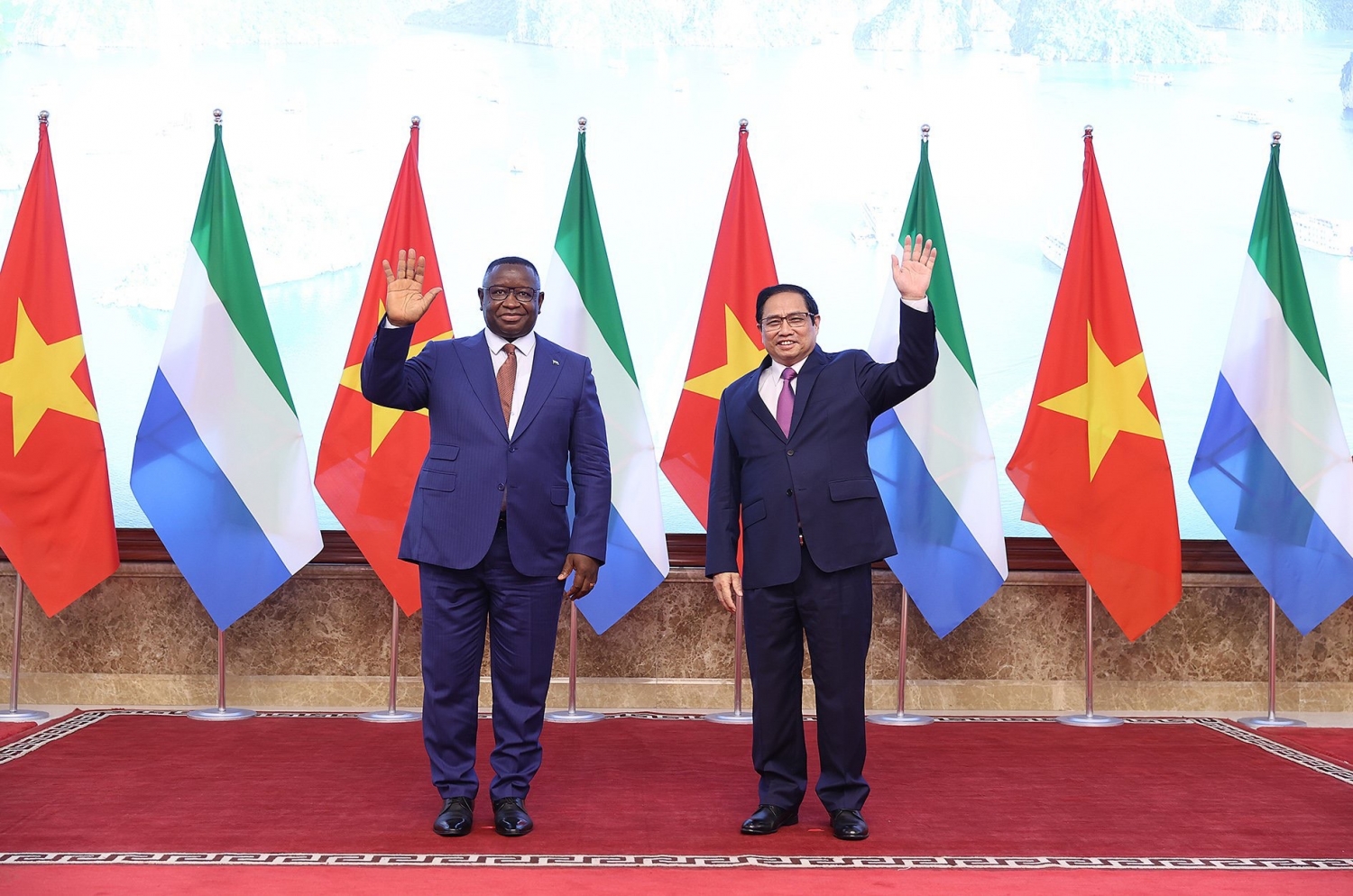 Thủ tướng Chính phủ Phạm Minh Chính hội kiến Tổng thống nước Cộng hòa Sierra Leone