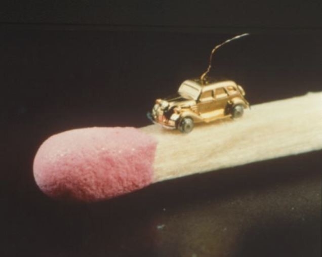 Khám phá chiếc xe nhỏ nhất thế giới, chỉ bằng 1 hạt gạo
