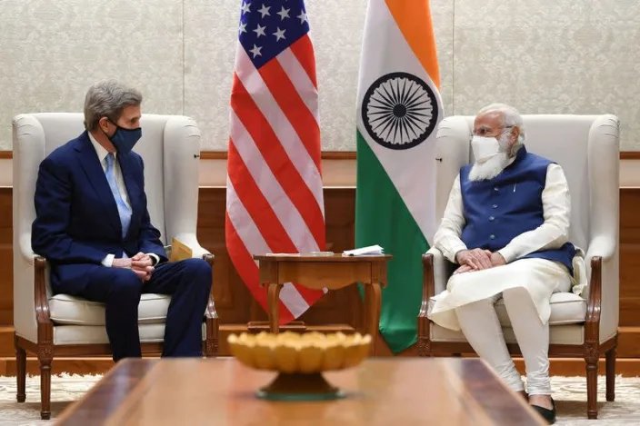 Đặc phái viên Tổng thống Mỹ John Kerry thăm Ấn Độ thúc đẩy chuyển đổi năng lượng sạch