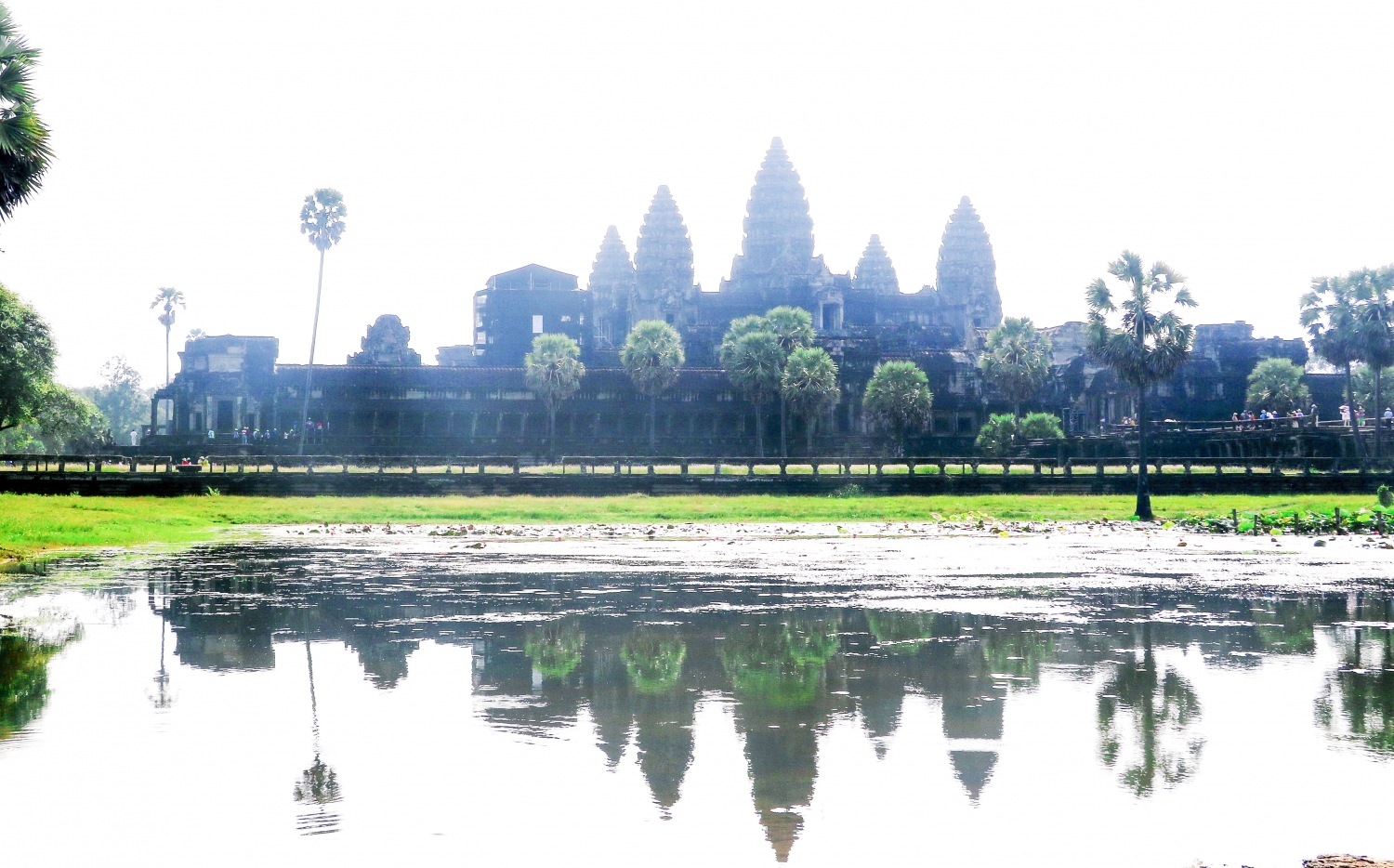Để lại dấu chân Angkor Wat