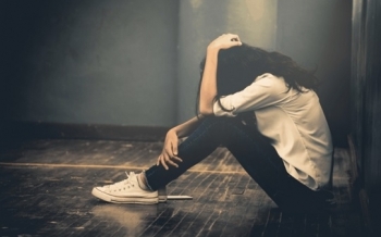 Trầm cảm tuổi học đường: Đừng bỏ qua dấu hiệu nhỏ