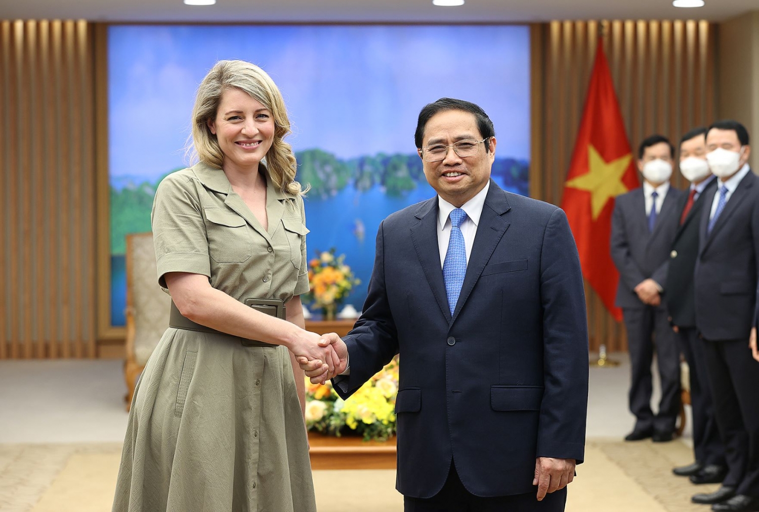 Đề nghị Canada tiếp tục hỗ trợ tạo điều kiện cho hàng hóa Việt Nam