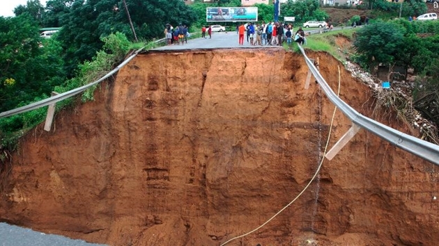Điện thăm hỏi mưa lớn và lũ lụt tại tỉnh KwaZulu-Natal, Nam Phi