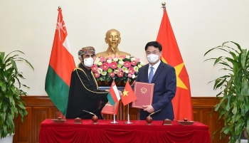 Việt Nam và Oman ký kết Hiệp định miễn thị thực cho người mang hộ chiếu ngoại giao, hộ chiếu đặc biệt và hộ chiếu công vụ