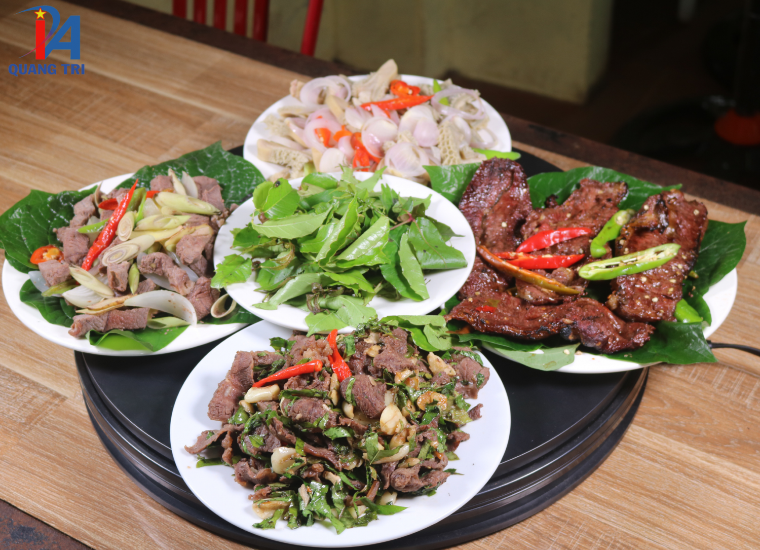 Thịt trâu lá trơng - Top “20 món ăn Việt Nam mới lạ” ở Quảng Trị