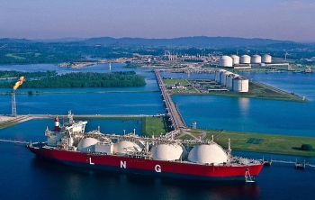 Các nhà sản xuất LNG bắt đầu cuộc chiến nguồn cung