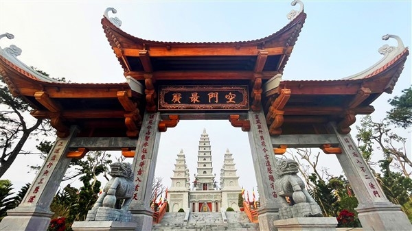 Cận cảnh nét kiến trúc chùa Việt trên đỉnh Ba Đèo
