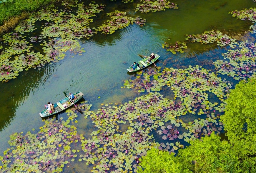 Thưởng ngoạn cảnh sắc thiên nhiên tuyệt đẹp của Ninh Bình