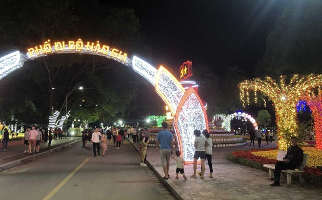 Thành phố Yên Bái: Hấp dẫn không gian phố đi bộ đêm cuối tuần