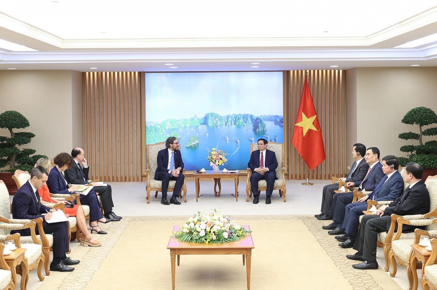 Thủ tướng Phạm Minh Chính tiếp Bộ trưởng Ngoại giao, Ngoại thương và Tôn giáo Argentina