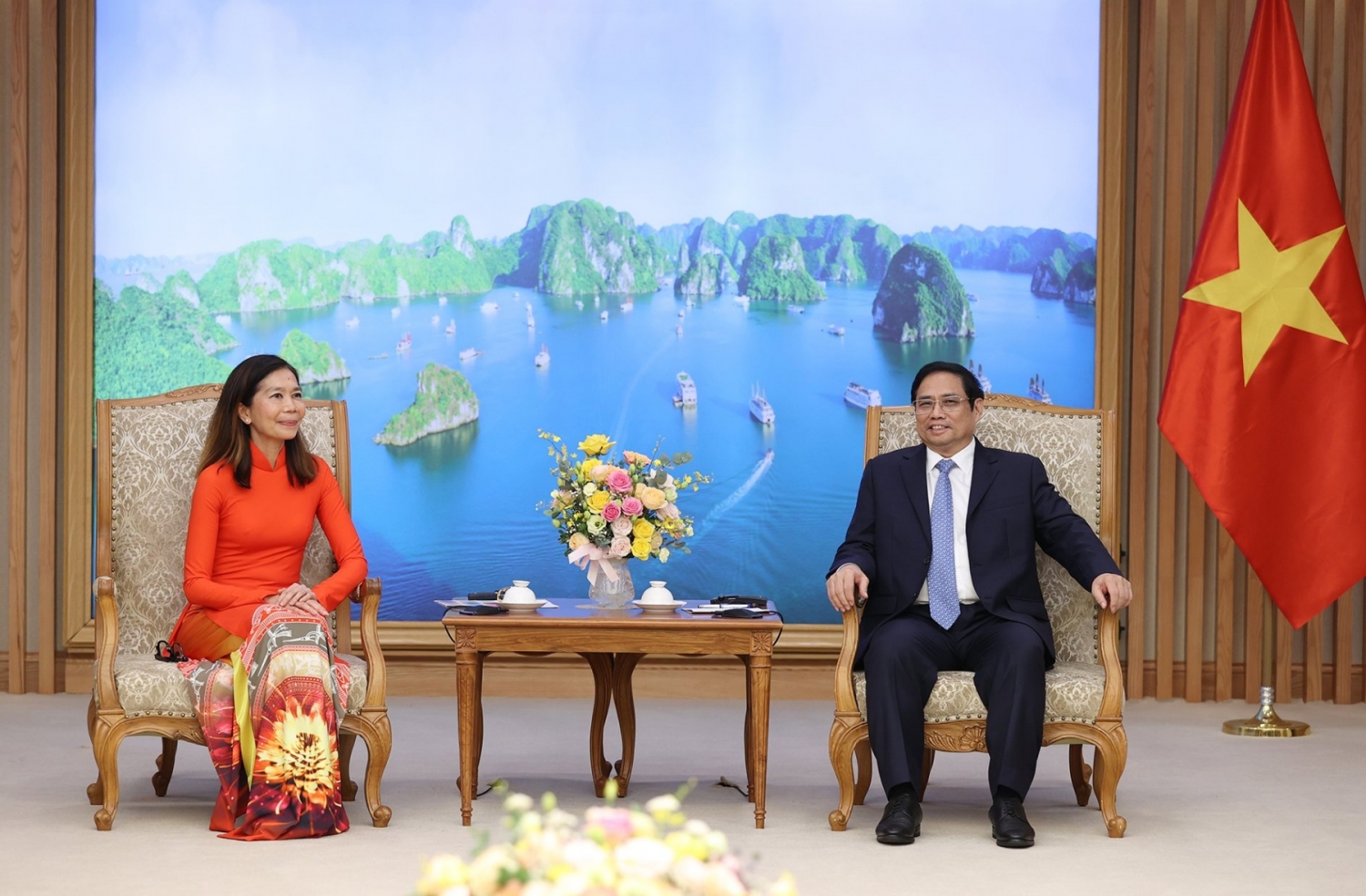 Thủ tướng Phạm Minh Chính tiếp Điều phối viên thường trú Liên hợp quốc trình Quốc thư