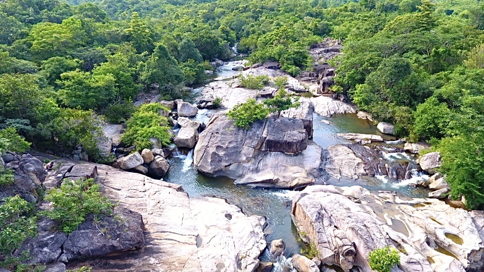 Suối Ô Căm – vẻ đẹp thiên nhiên giữa núi rừng Bác Ái