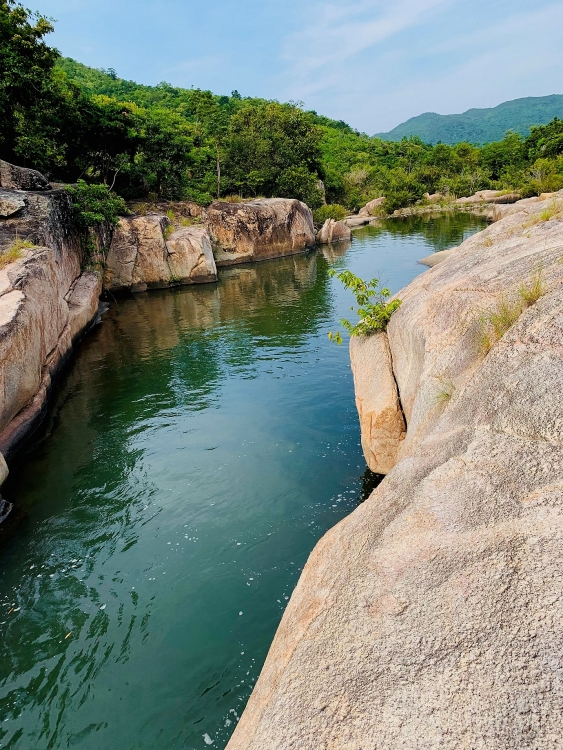 Suối Ô Căm – vẻ đẹp thiên nhiên giữa núi rừng Bác Ái