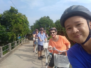 Thú vị Tour xe đạp làng quê dành cho khách nước ngoài