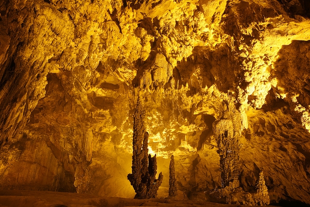 hay den cao bang de kham pha ve dep cua dong nguom ngao