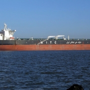 Tàu chở dầu Iran tắt tín hiệu để tránh bị phát hiện